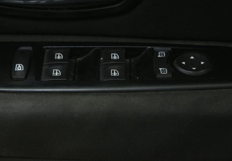 Подержанный автомобиль Renault Fluence 2012 года (18 фото)