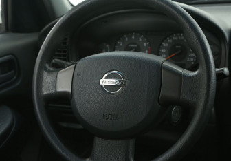 Подержанный автомобиль Nissan Almera Classic 2006 года (16 фото)