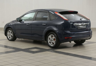 Подержанный автомобиль Ford Focus Hatchback 2008 года (2 фото)