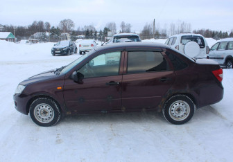 Подержанный автомобиль LADA (ВАЗ) Granta Sedan 2013 года (4 фото)