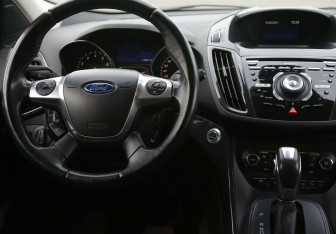 Подержанный автомобиль Ford Kuga 2013 года (14 фото)