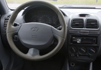 Подержанный автомобиль Hyundai Accent Sedan 2006 года (14 фото)