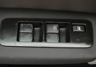 Подержанный автомобиль Nissan Qashqai 2007 года (17 фото)