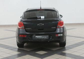 Подержанный автомобиль Chevrolet Cruze Hatchback 2012 года (3 фото)