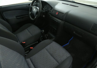 Подержанный автомобиль Skoda Octavia Liftback 2007 года (9 фото)