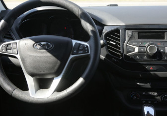 Подержанный автомобиль LADA (ВАЗ) Vesta Sedan 2021 года (14 фото)