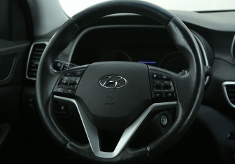 Подержанный автомобиль Hyundai Tucson 2019 года (16 фото)