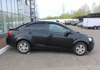 Подержанный автомобиль Chevrolet Aveo Sedan 2013 года (8 фото)