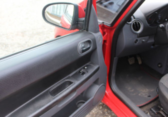 Подержанный автомобиль Mitsubishi Colt Hatchback 2008 года (9 фото)