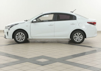 Подержанный автомобиль Kia Rio Sedan 2021 года (7 фото)