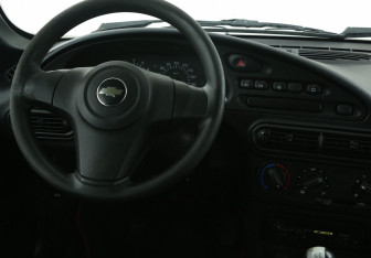 Подержанный автомобиль Chevrolet Niva 2015 года (14 фото)