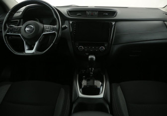 Подержанный автомобиль Nissan Qashqai 2019 года (12 фото)