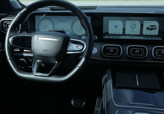 Подержанный автомобиль Jaecoo J8 2024 года (14 фото)