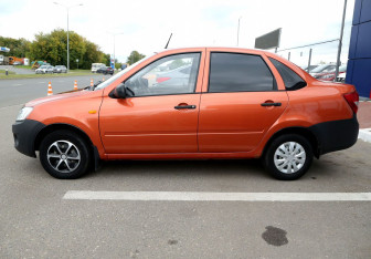 Подержанный автомобиль LADA (ВАЗ) Granta Sedan 2014 года (8 фото)