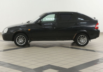 Подержанный автомобиль LADA (ВАЗ) Priora Hatchback 2009 года (7 фото)