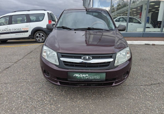 Подержанный автомобиль LADA (ВАЗ) Granta Sedan 2013 года (2 фото)
