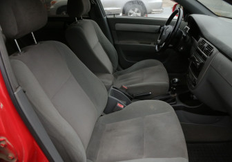 Подержанный автомобиль Chevrolet Lacetti Sedan 2007 года (10 фото)