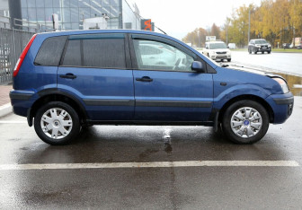 Подержанный автомобиль Ford Fusion 2008 года (7 фото)