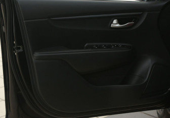 Подержанный автомобиль Kia Rio Hatchback 2021 года (20 фото)