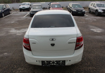 Подержанный автомобиль LADA (ВАЗ) Granta Sedan 2015 года (6 фото)