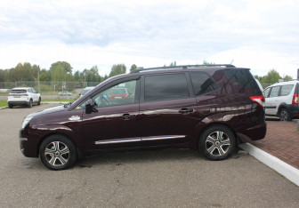 Подержанный автомобиль SsangYong Stavic 2014 года (4 фото)