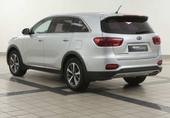Подержанный автомобиль Kia Sorento 2019 года (2 фото)