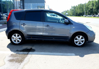Подержанный автомобиль Nissan Note 2008 года (7 фото)
