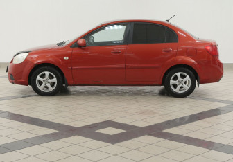 Подержанный автомобиль Kia Rio Sedan 2011 года (7 фото)