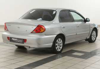 Подержанный автомобиль Kia Spectra Sedan 2008 года (4 фото)