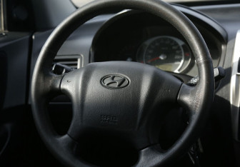 Подержанный автомобиль Hyundai Tucson 2008 года (16 фото)