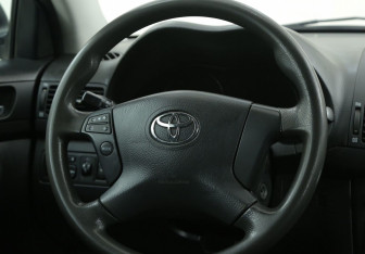 Подержанный автомобиль Toyota Avensis Sedan 2008 года (16 фото)