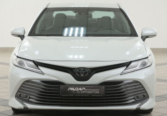 Подержанный автомобиль Toyota Camry Sedan 2020 года (6 фото)