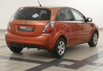 Подержанный автомобиль Kia Rio Hatchback 2010 года (4 фото)