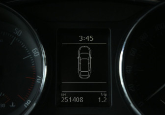 Подержанный автомобиль Skoda Superb Liftback 2011 года (18 фото)