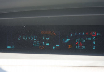 Подержанный автомобиль Renault Scenic 2006 года (18 фото)