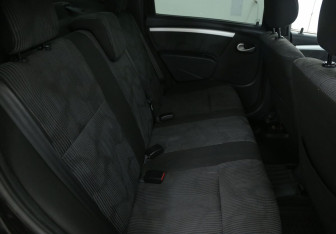 Подержанный автомобиль Renault Logan Sedan 2012 года (11 фото)