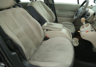 Подержанный автомобиль Renault Scenic 2009 года (10 фото)