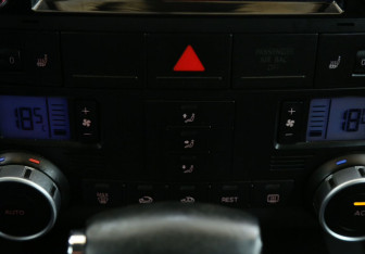 Подержанный автомобиль Volkswagen Touareg 2007 года (19 фото)