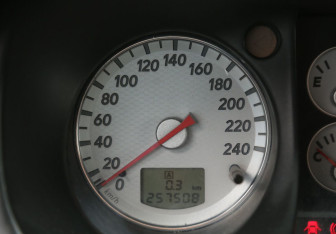 Подержанный автомобиль Mitsubishi Outlander 2004 года (19 фото)