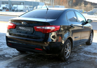 Подержанный автомобиль Kia Rio Sedan 2014 года (6 фото)