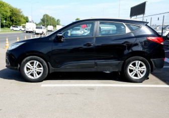Подержанный автомобиль Hyundai ix35 2013 года (8 фото)