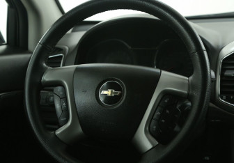 Подержанный автомобиль Chevrolet Captiva 2013 года (16 фото)