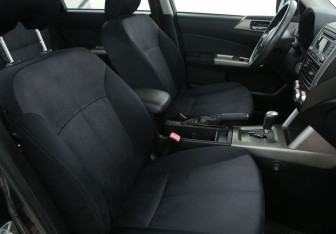 Подержанный автомобиль Subaru Forester Suv 2008 года (10 фото)