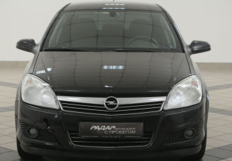 Подержанный автомобиль Opel Astra Hatchback 2008 года (6 фото)