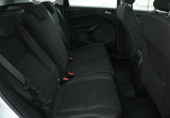 Подержанный автомобиль Ford Kuga 2018 года (11 фото)