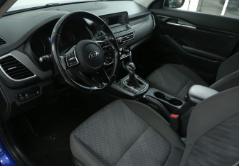 Подержанный автомобиль Kia Seltos 2020 года (14 фото)