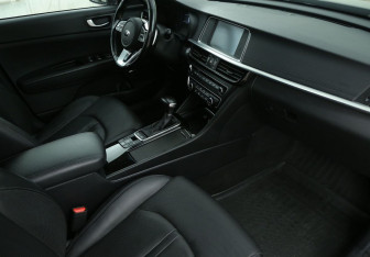 Подержанный автомобиль Kia Optima Sedan 2019 года (16 фото)