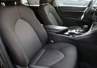 Подержанный автомобиль Toyota Camry Sedan 2018 года (10 фото)