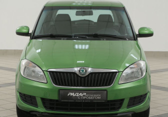 Подержанный автомобиль Skoda Fabia Hatchback 2011 года (6 фото)