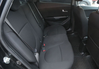 Подержанный автомобиль Kia Rio Sedan 2014 года (11 фото)